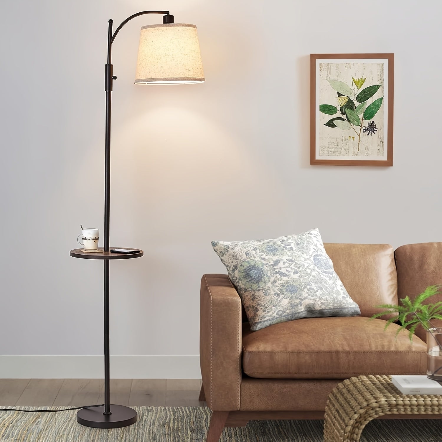 A Floor Lamp for The Living Room That Offers Full Dimming, Featuring a Vertical Rotary Switch